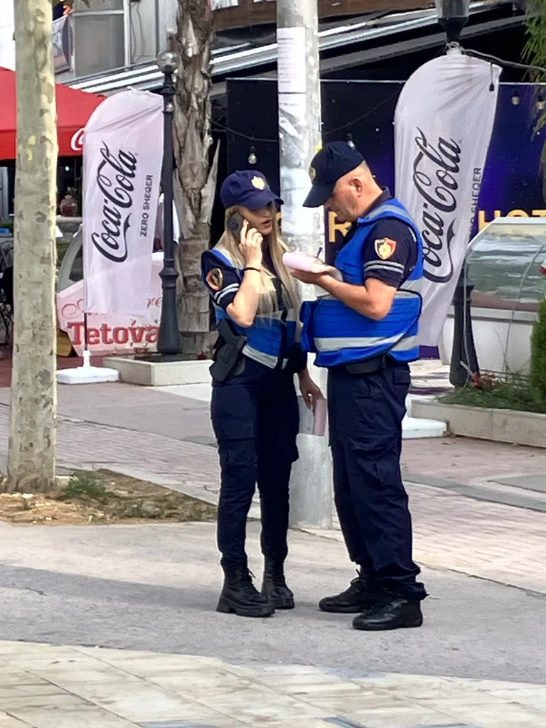 Полицейские в Дурресе, Албания