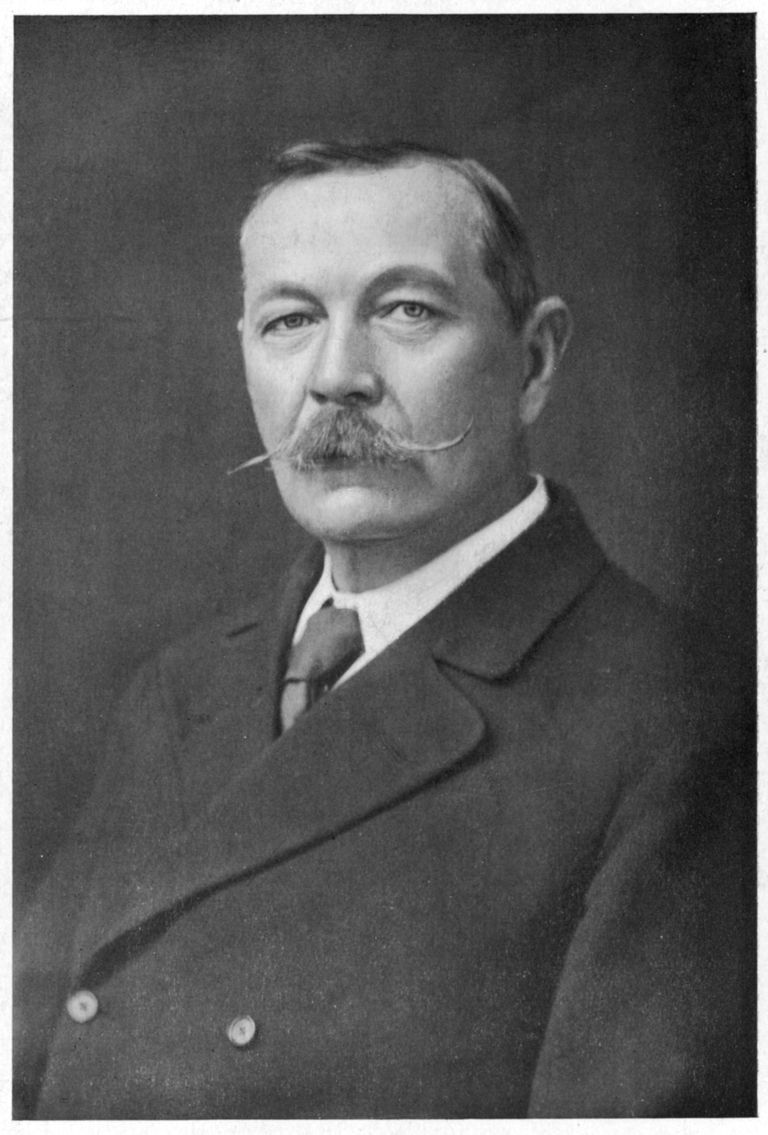 Arthur Conan Doyle 1908. aasta fotol