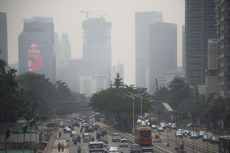 Aasia mängudele saabuvad sportlased peavad võistlema saastunud õhus, mis ootab neid Indoneesia pealinnas Jakartas.