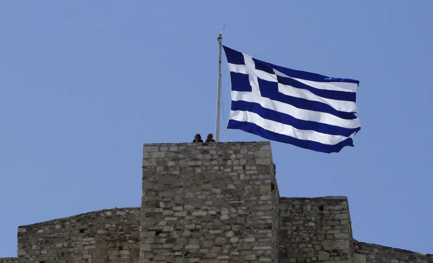 Kreeka hakkab pakkuma elamisluba väljastpoolt Euroopa Liitu tulevatele investoritele, kes ostavad või rendivad riigis kinnisvara vähemalt 250 000 euro väärtuses.