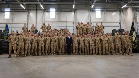 Президент Алар Карис напутствовал участников миссии Сил обороны в Ираке