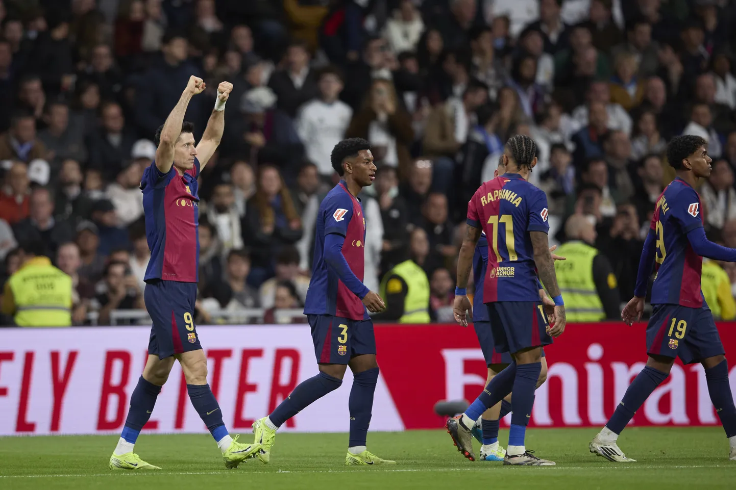 Hooaj esimese El Classico staariks kerkis Robert Lewandowski (vasakul), kes lõi Barcelona 4:0 võidumängus Madridi Reali üle pooled väravatest.