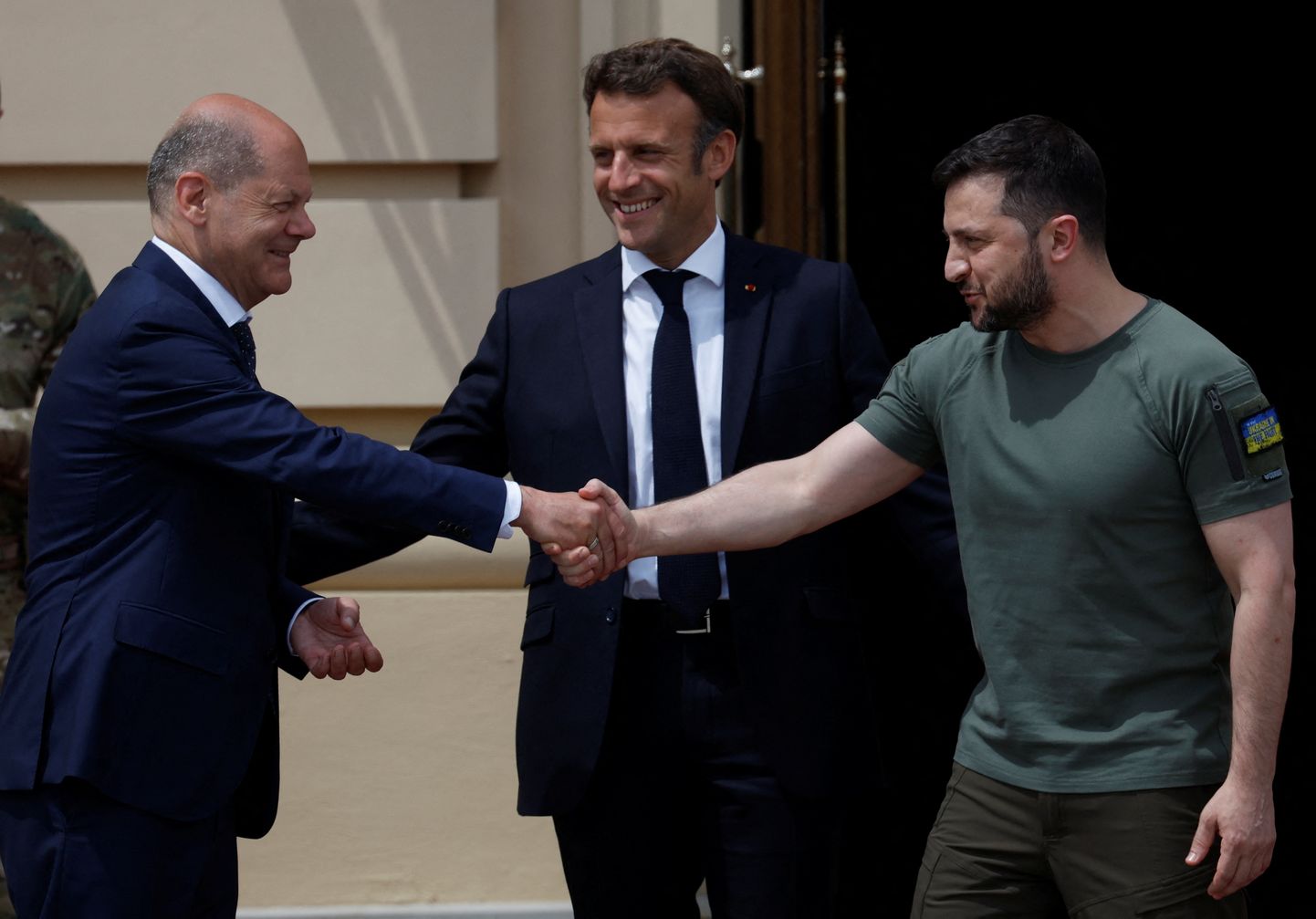 16. juunil külastasid Kiievit Saksa kantsler Olaf Scholz ning Prantsuse president Emmanuel Macron. Lisaks olid tollasel visiidil kaasas Itaalia peaminister ning Rumeenia president.