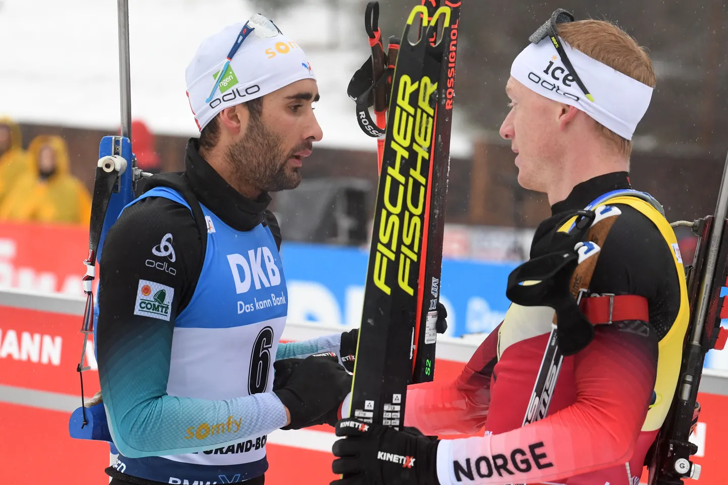 Martin Fourcade (vasakul) ning Johannes Thingnes Bø.