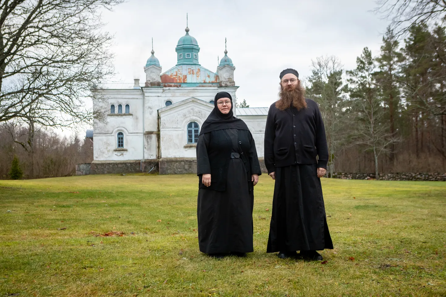 NUNN JA MUNKPREESTER: Isa Damaskinos on eesti keelt õppinud kolm aastat, õde Porfyría alustas keeleõpinguid poolteist aastat tagasi veebi teel.