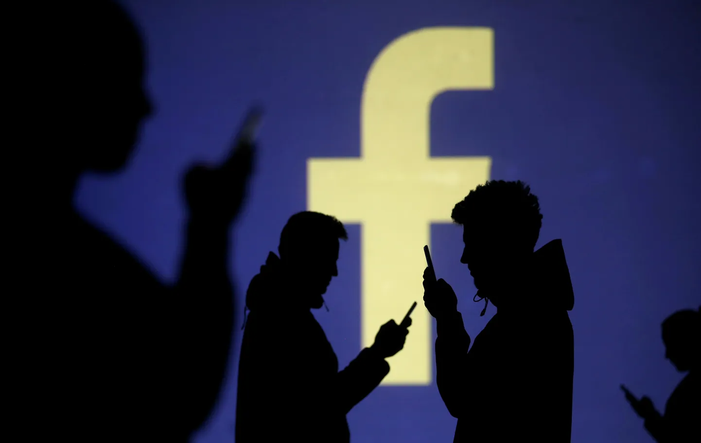 Vaktsineerimisvastast sisu soovitakse vähendada ka Facebooki otsingutulemustest.