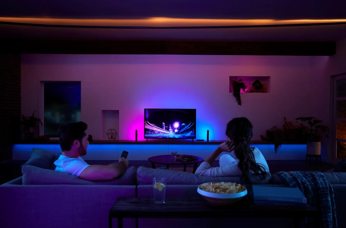 Philips Ambilight Hue sobib igasse kodusse, kus teler on vastu seina.