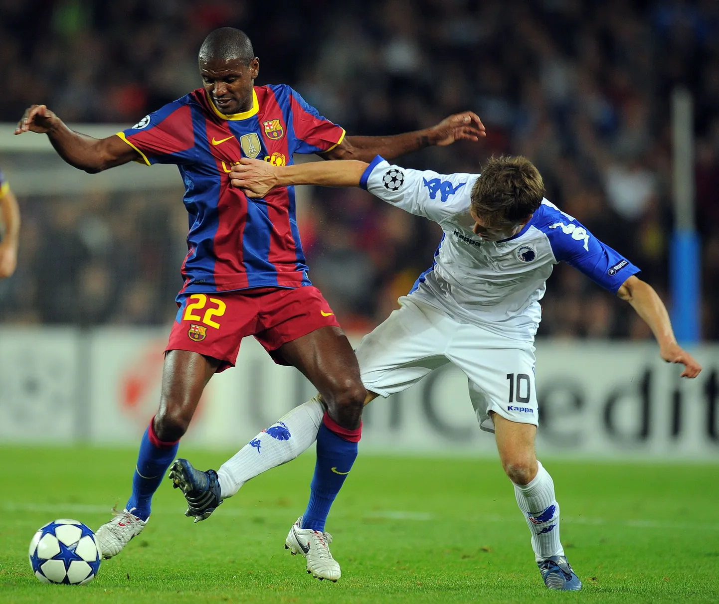 Uue maksa saanud Eric Abidal (vasakul)ei tea veel, millal ta platsile naasta saab.