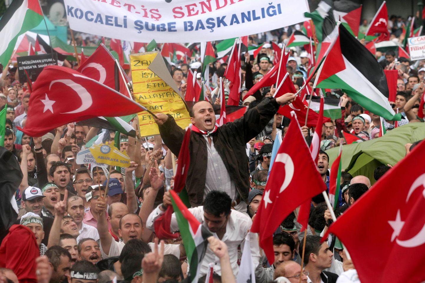 Palestiina-meelne ja Iisraeli-vastane meeleavaldus Ankaras 6. juunil.