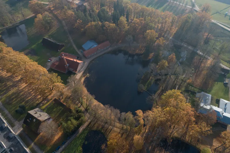 Olustvere mõis ja park.