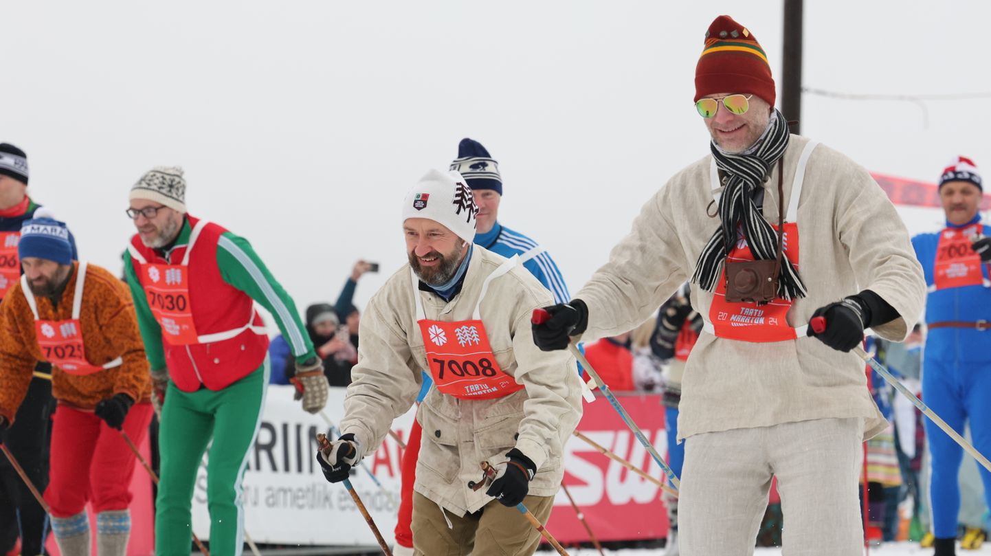 Juubeliaastal naasis Tartu maratoni programmi Vintage sõit, kus sõitis ka peakorraldaja Indrek Kelk (numbriga 7008) isetehtud puusuuskadega.