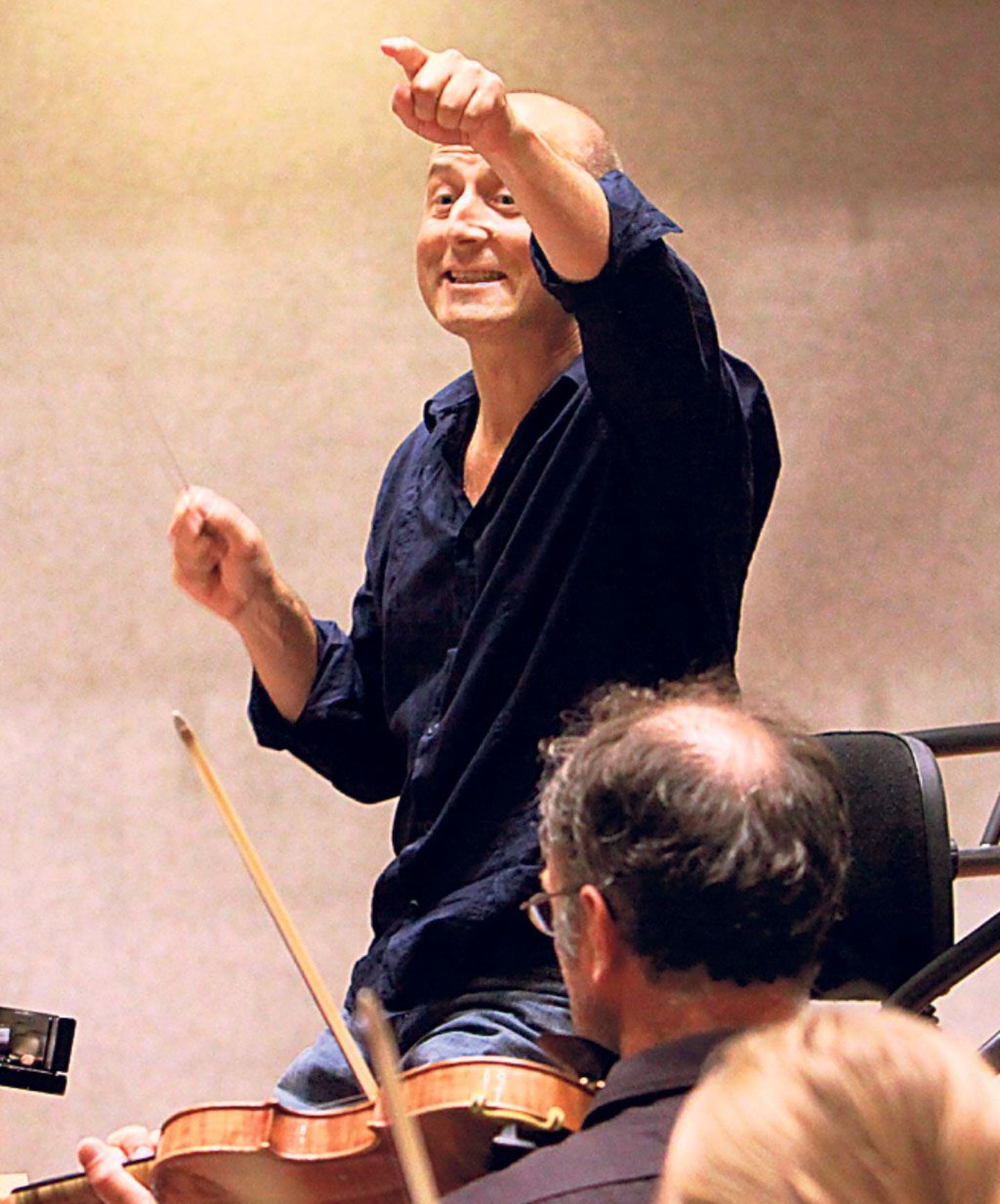 Üks juhendajaid meistrikursustel on maestro Paavo Järvi.