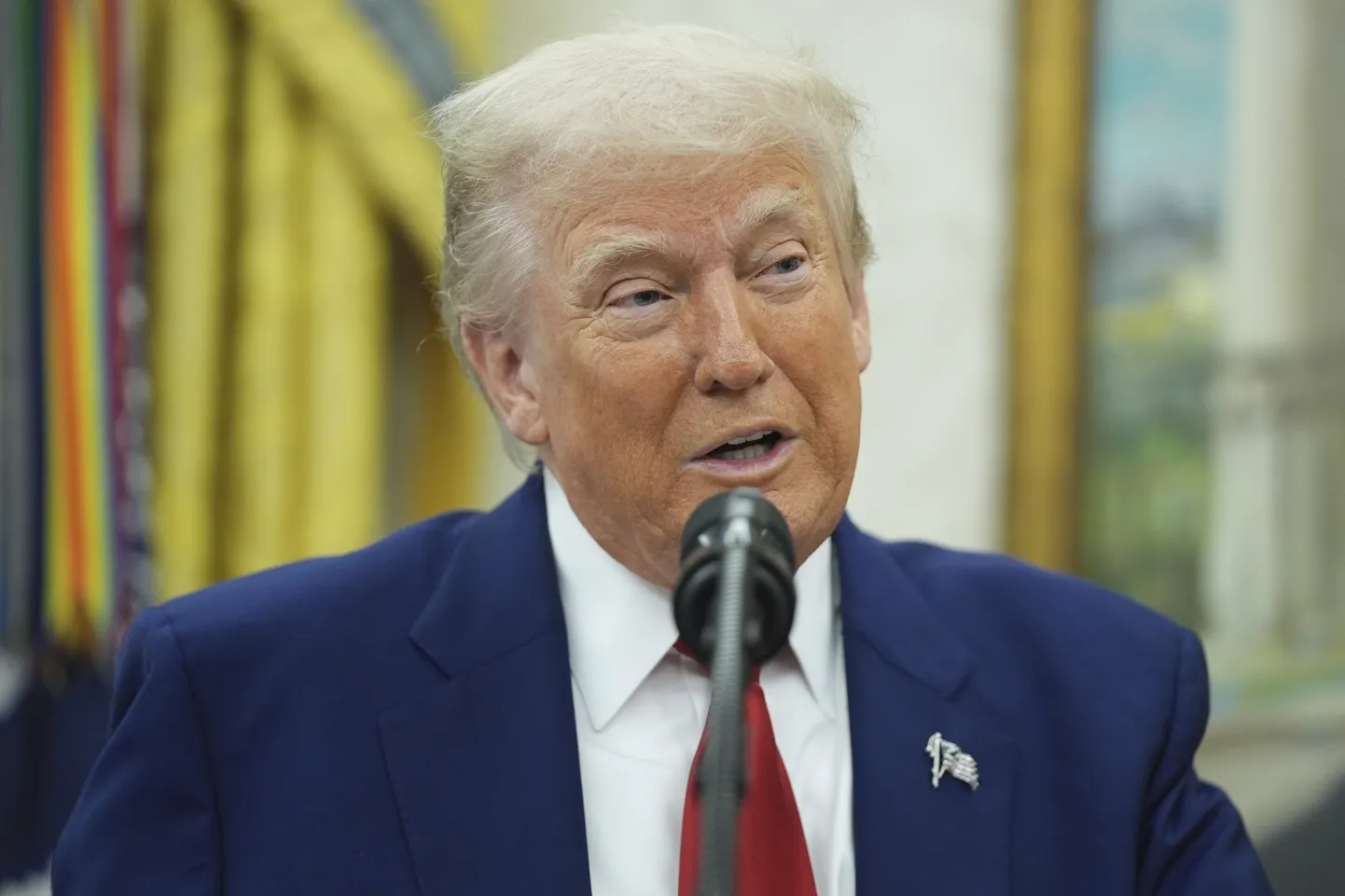 President Donald Trump kõnelemas Washingtoni Valge Maja ovaalkabinetis kolmapäeval, 28. mail 2025.