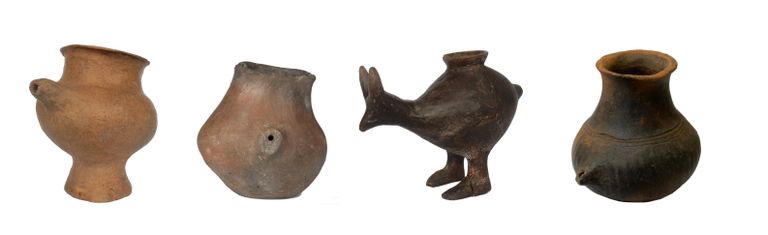 Lastehaudadeset leitud lutipudelid, mis pärinevad ajavahemikust 1200 – 450 eKr