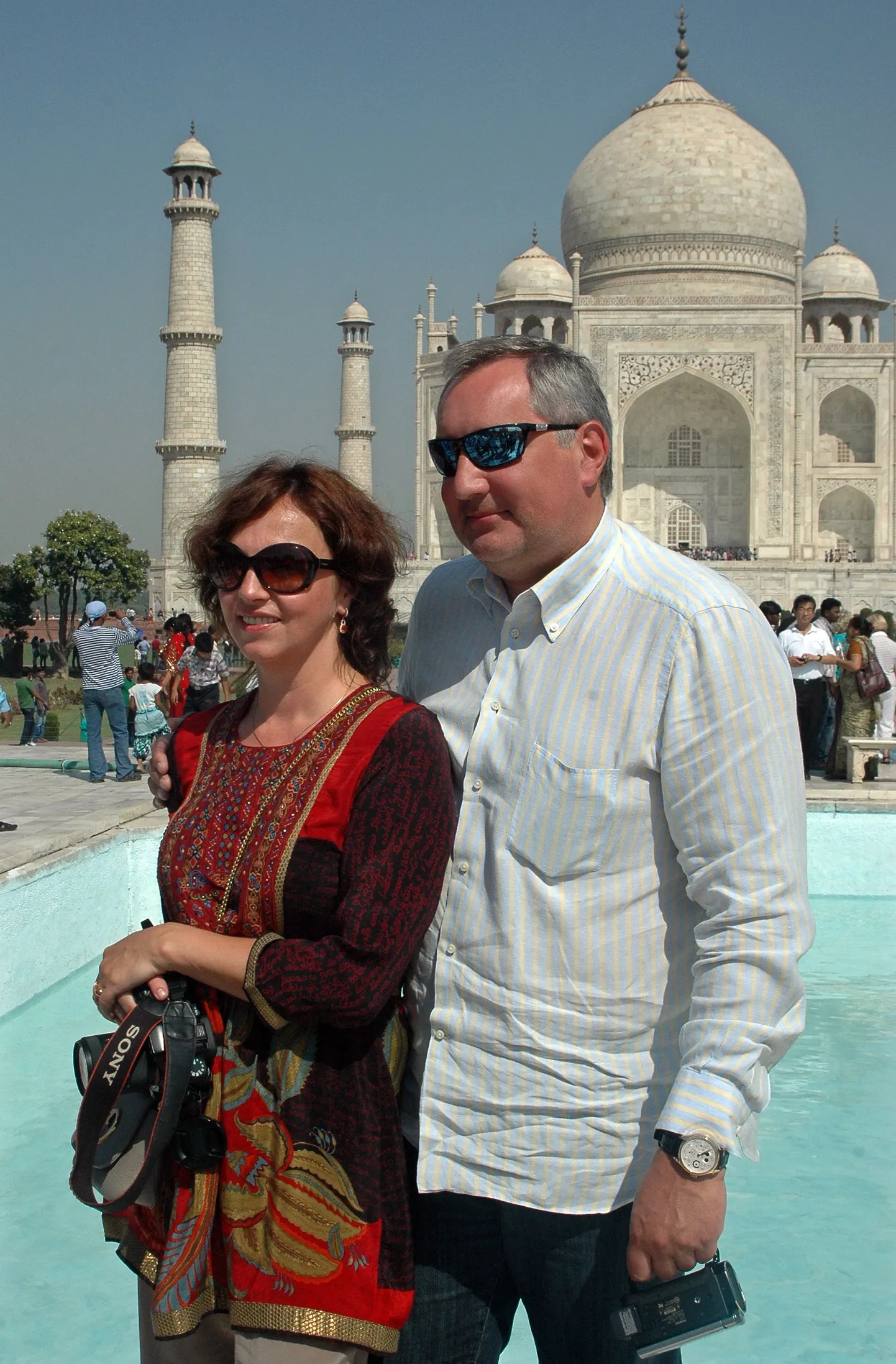 Vene asepeaminister Dmitri Rogozin koos abikaasa Tatjanaga Indias.