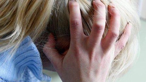 Sageli inimene ei märka, kuidas emotsionaalse pingega tekib lihasepinge ja seega võib olla üllatav, et ilma suurema füüsilise pingutuseta tuleb ikkagi pingetüüpi peavalu. Sageli inimene ei märka, kuidas emotsionaalse pingega tekib lihasepinge ja seega võib olla üllatav, et ilma suurema füüsilise pingutuseta tuleb ikkagi pingetüüpi peavalu.