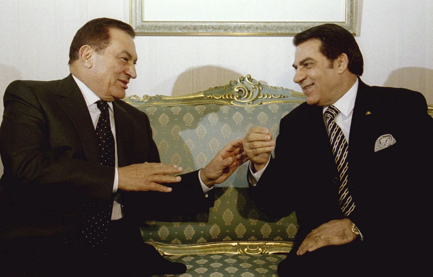 Kaks nüüdseks juba endist riigipead. 2001. aastal tehtud fotol on Tuneesia president Zine al-Abidine Ben Ali (paremal) ja Egiptuse liider Hosni Mubarak.
