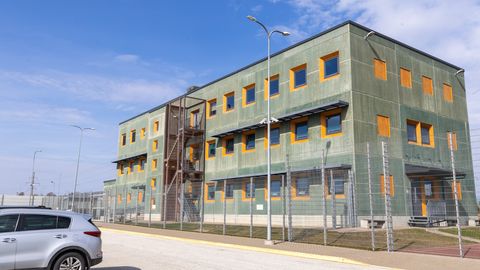 AVAVANGLA TELGITAGUSED ⟩ Tartu tänavatel liikuvad seksuaalkurjategijad ajavad endise kaasvangi marru: üks läks hommikul välja ja tuli alles öösel tagasi