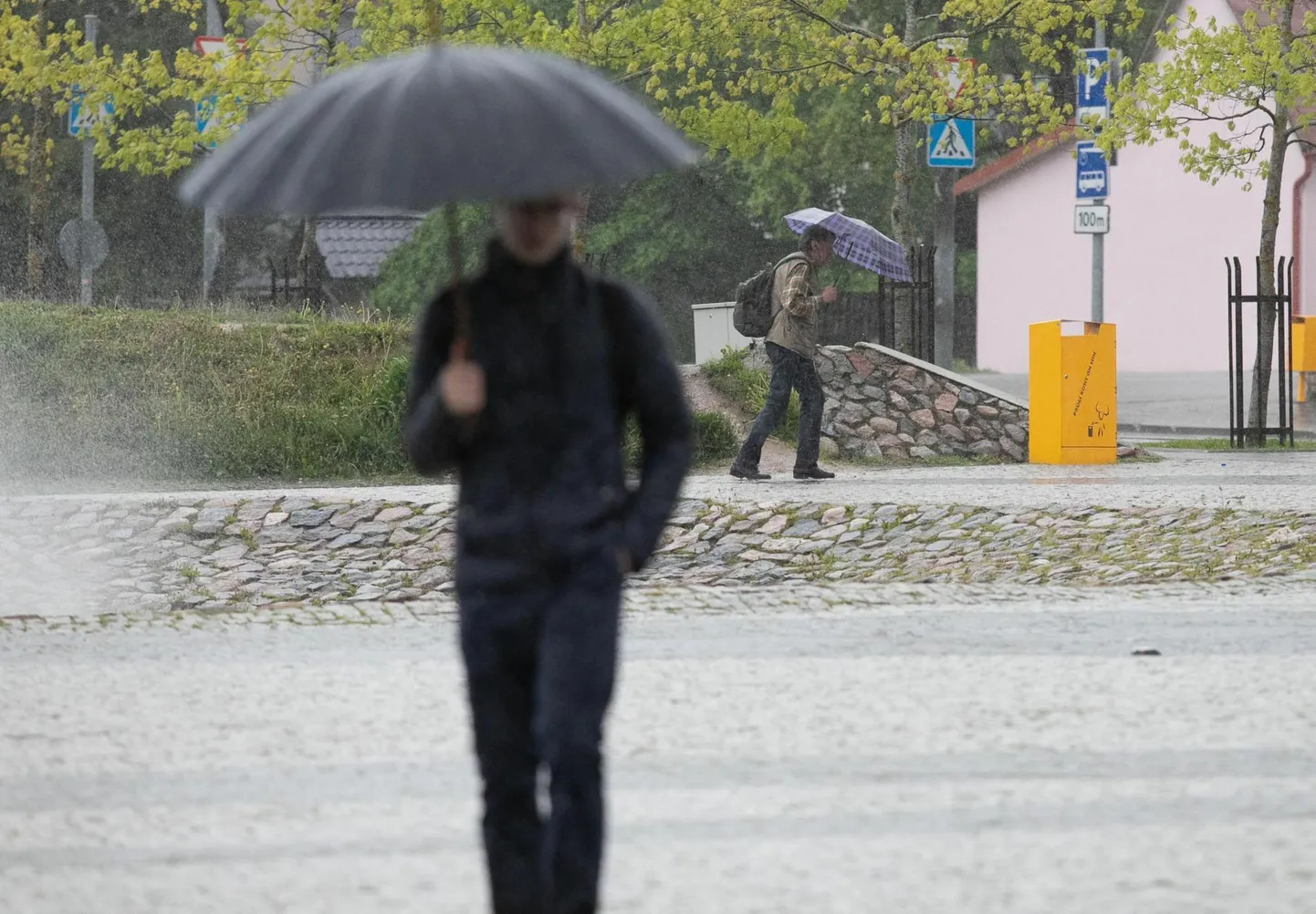 Ilmateenistuse prognoosi järgi on lähipäevil oodata üle Eesti vihma ja lörtsi.