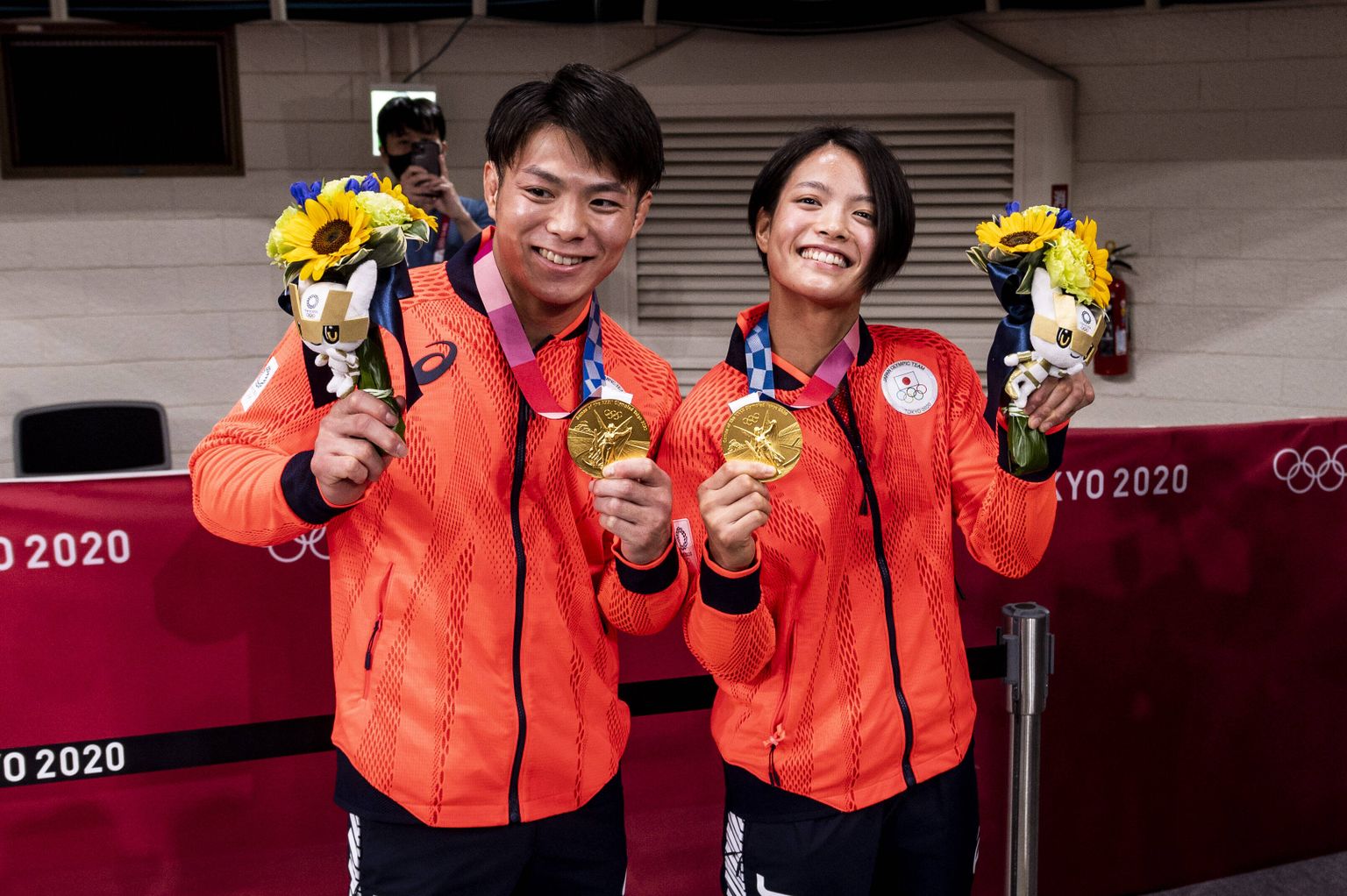 Jaapani judokad, õde ja vend Uta Abe  ja Hifumi Abe võitsid Tokyo OMil mõöemad kuldmedalid.