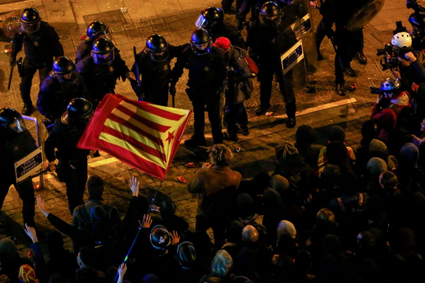 Katalaanide iseseisvuslased põrkasid eilse El Classico ajal kohaliku politseiga