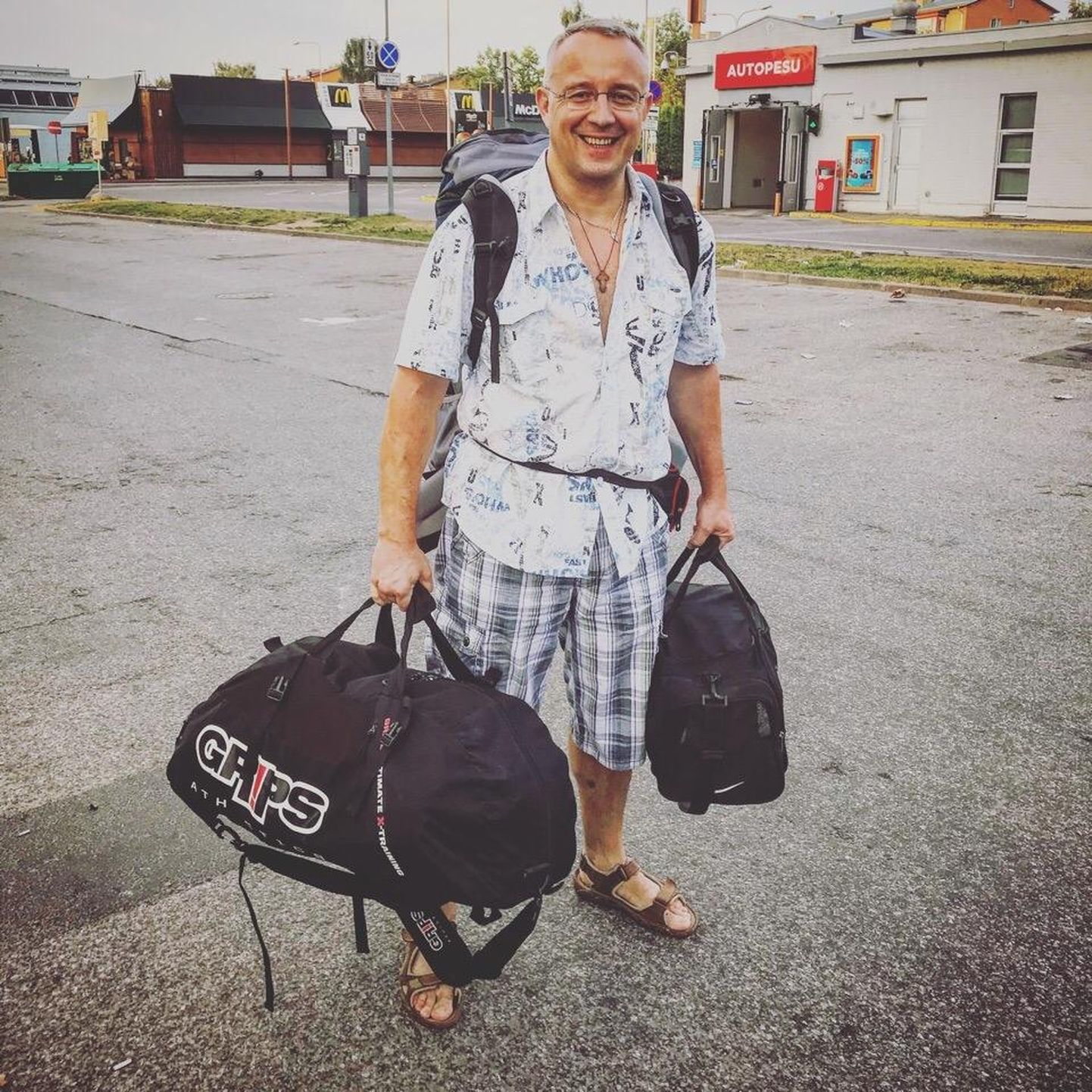 Mihhail Petrov pühkis Eesti tolmu jalgadelt kolm päeva pärast vanglakaristuse lõppu tänavu 22. juulil, kui ta Tartu bussijaamast Saksamaale viivale lennule sõitis.