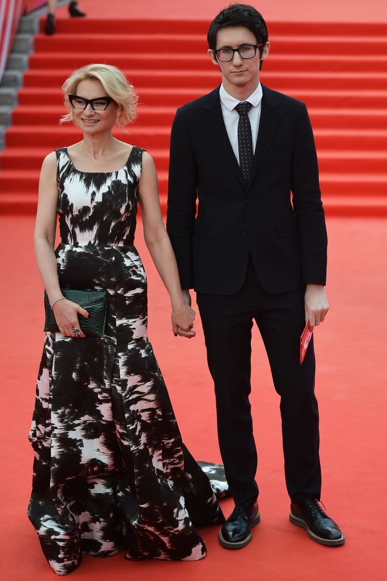 Эвелина Хромченко с сыном Артемием на церемонии открытия Московского международного кинофестиваля 19 июня 2014 года.