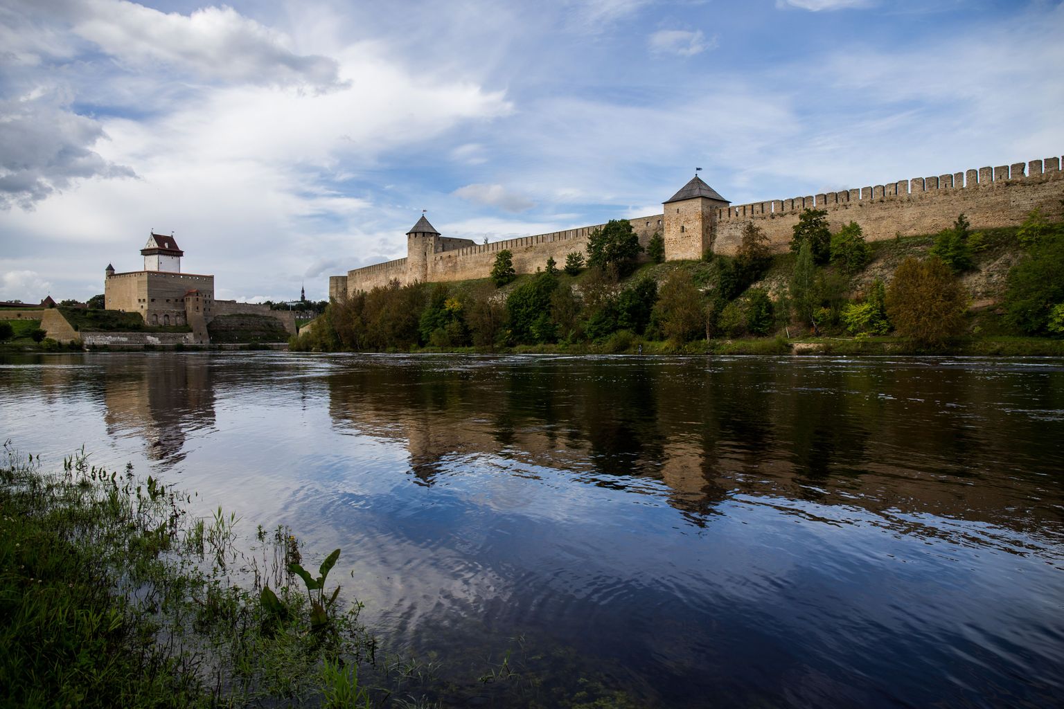 Piirilinn Narva, kuhu lähevad noortevahetuse raames kümme eesti keelt kõnelevat noort.