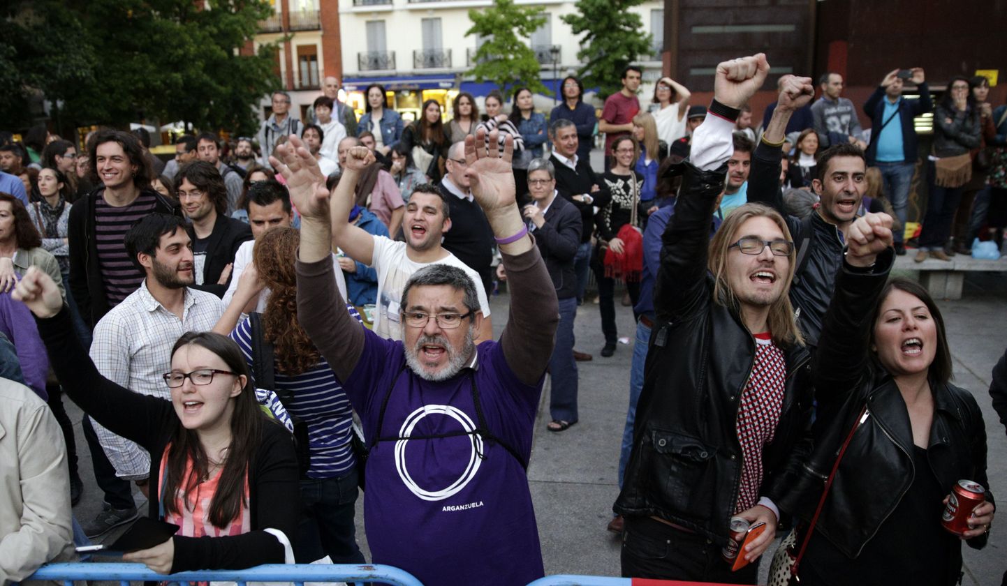 Äärmusliku Podemose partei toetajad Madriidis miitingul.