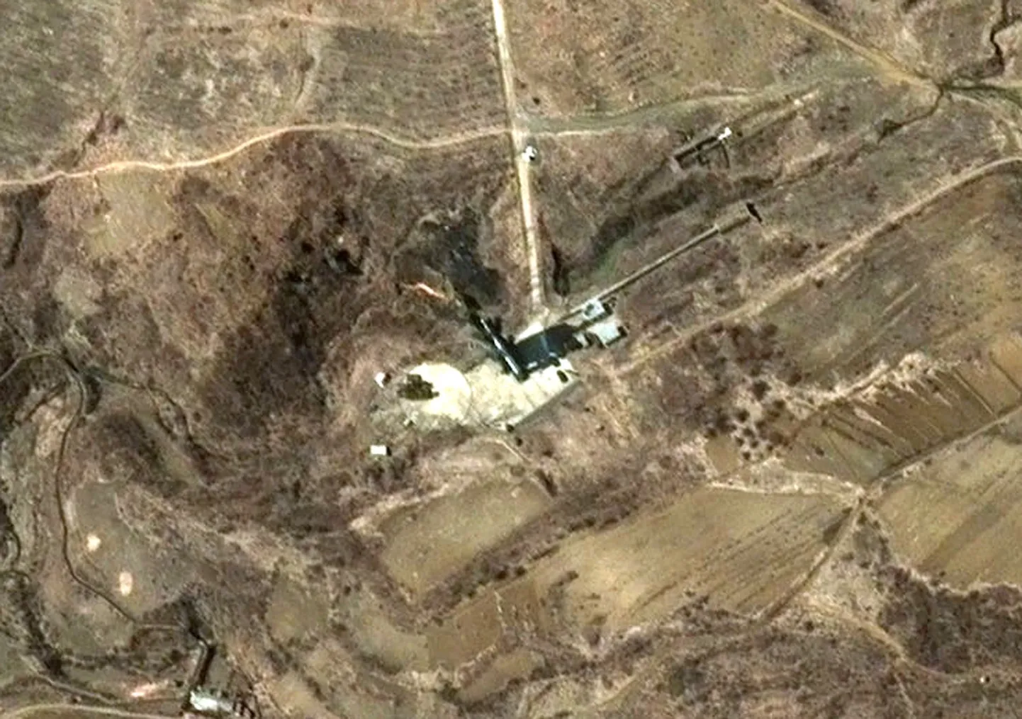 Satelliitfoto Põhja-Korea Musudanri baasist.