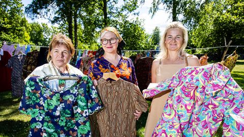 AJA LUGU ⟩ Sada kleiti, mida pole keegi kandnud