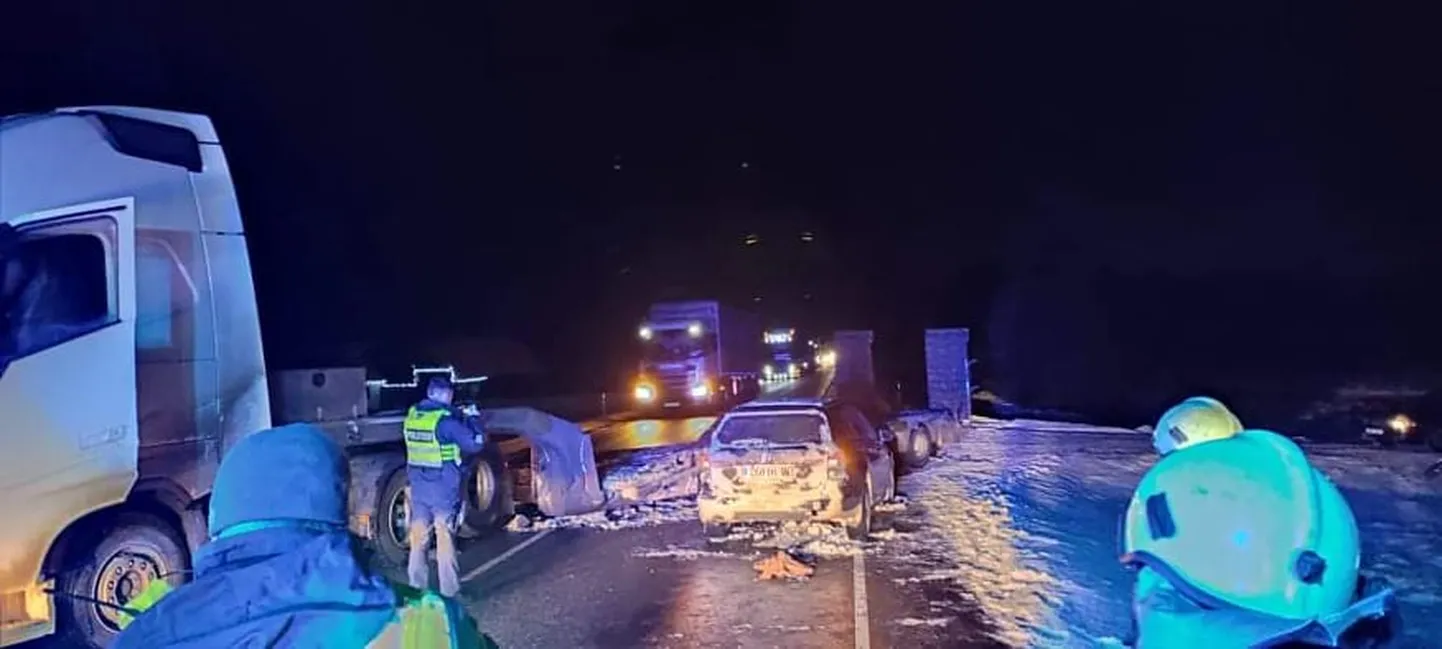 Liiklusõnnetus blokeeris maantee