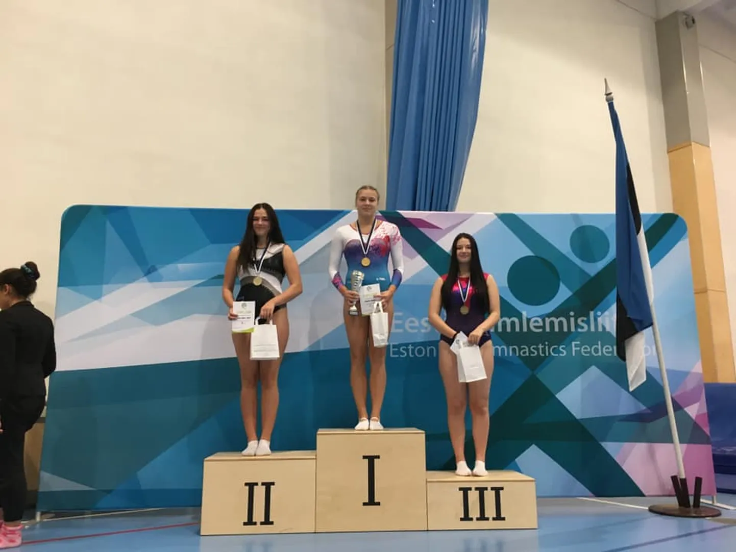 Batuudihüpete juunioride klassi paremikku jõudsid: (vasakult) Keitlyn-Merit Sepp (2. koht), Krete Kaasik (1. koht) ja Merlin Klemm (3. koht).
