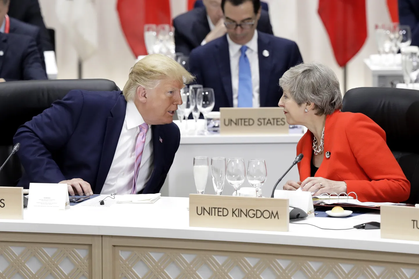Donalds Tramps un Terēza Meja