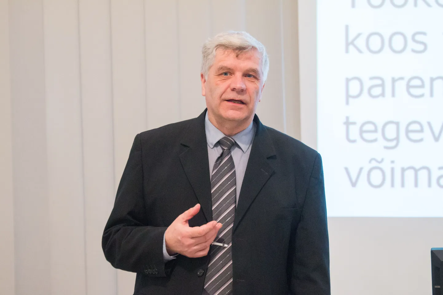 Tööinspektsiooni esindajate kohtumisel valgalastega tegi ettekande konsultatsiooniteenusest töökeskkonna nõustamise osakonna juhataja Rein Reisberg, kes soovitas ettevõtjatel nõu ja abi saamiseks kutsuda kohale inspektsiooni konsultant. Nõustamisteenus on ettevõtjatele tasuta.
