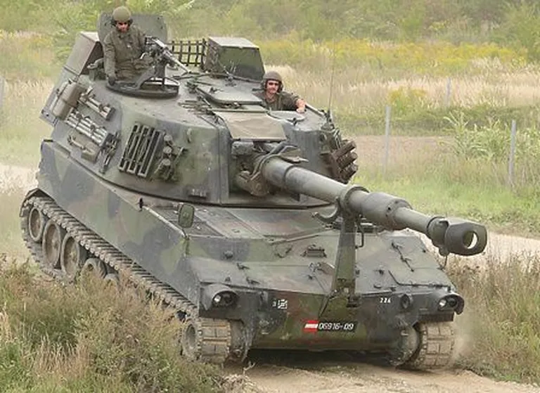Austria 155 mm liikursuurtükk M109 A5Ö