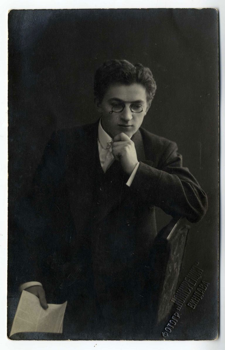 Herberts Konrāds 1912.gadā – Ventspils Jaunā teātra aktieris, īsi pirms savas pirmās un vienīgās kinolomas