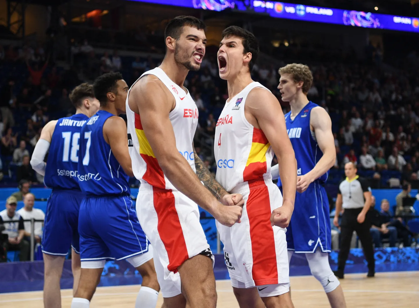 Willy Hernangomez (vasakul) oli Hispaania rünnakuvedur.