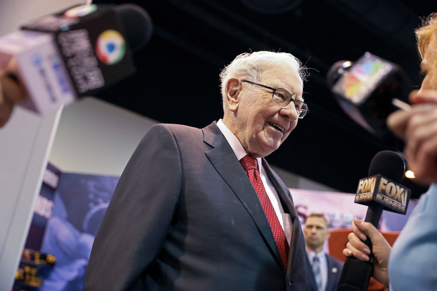 Investeerimisguru Warren Buffett on olnud aktsiate ostmise asemel pigem neid rohkem müümas ja ostmas USA valitsuse lühiajalisi võlakirju.