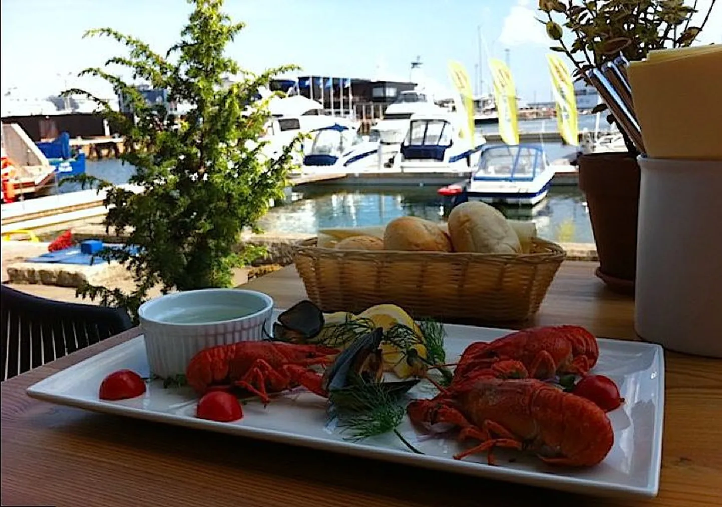 Lugejamängu võitjat ootab restorani City Marina kinkekaart.