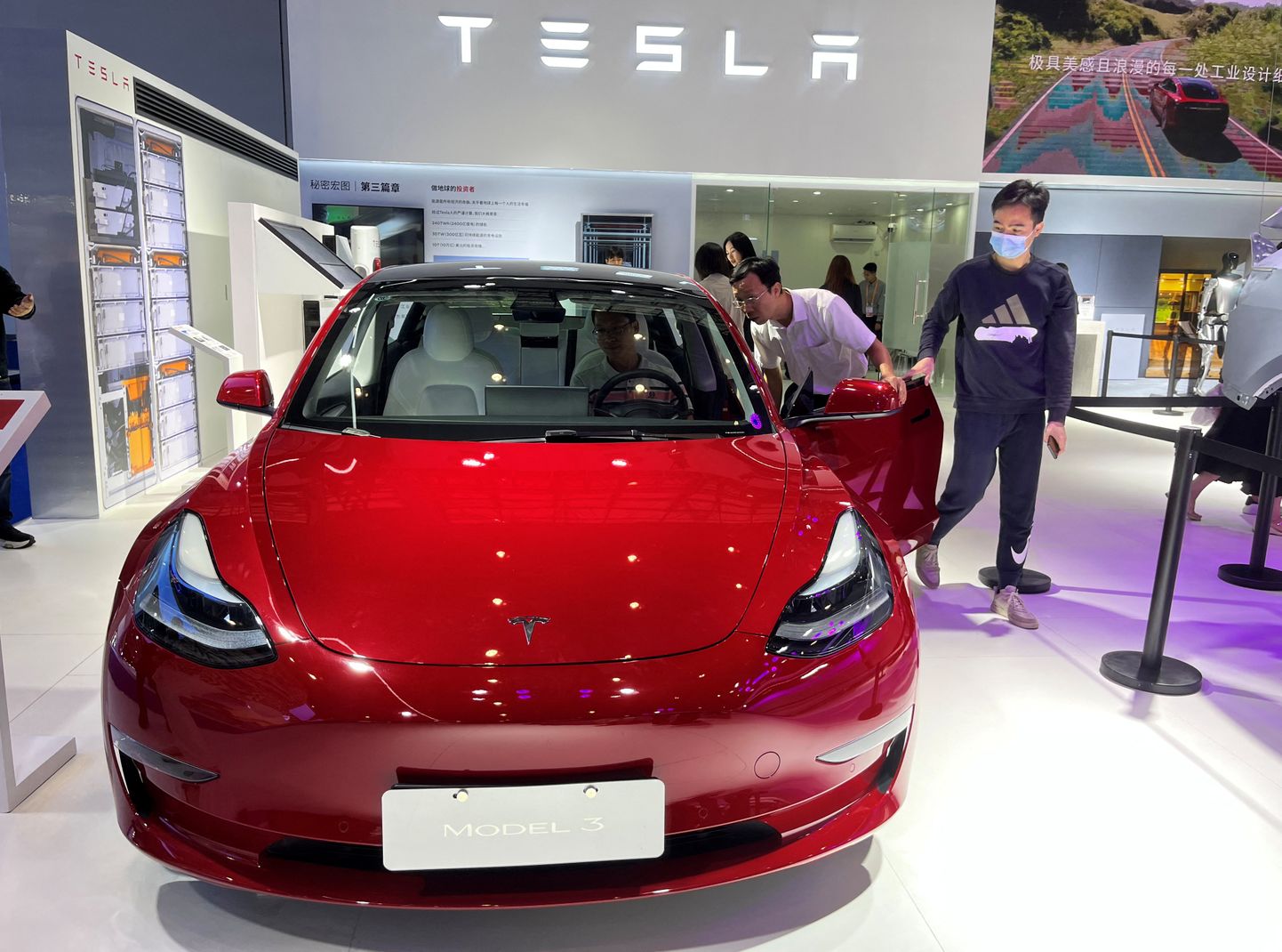 Tesla Model 3 elektriauto.