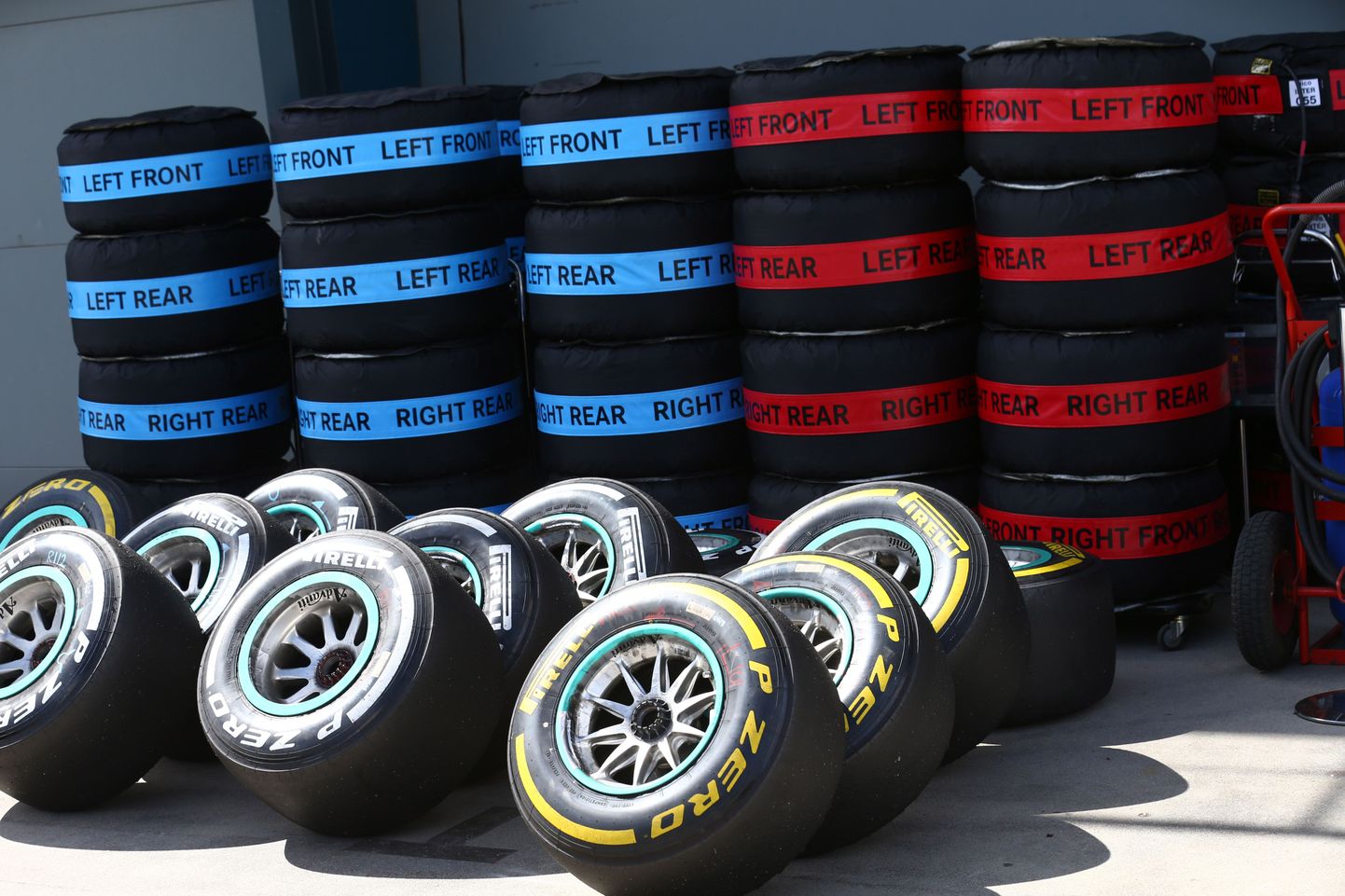 Pirelli rehvid on kasutusel ka F1 sarjas.