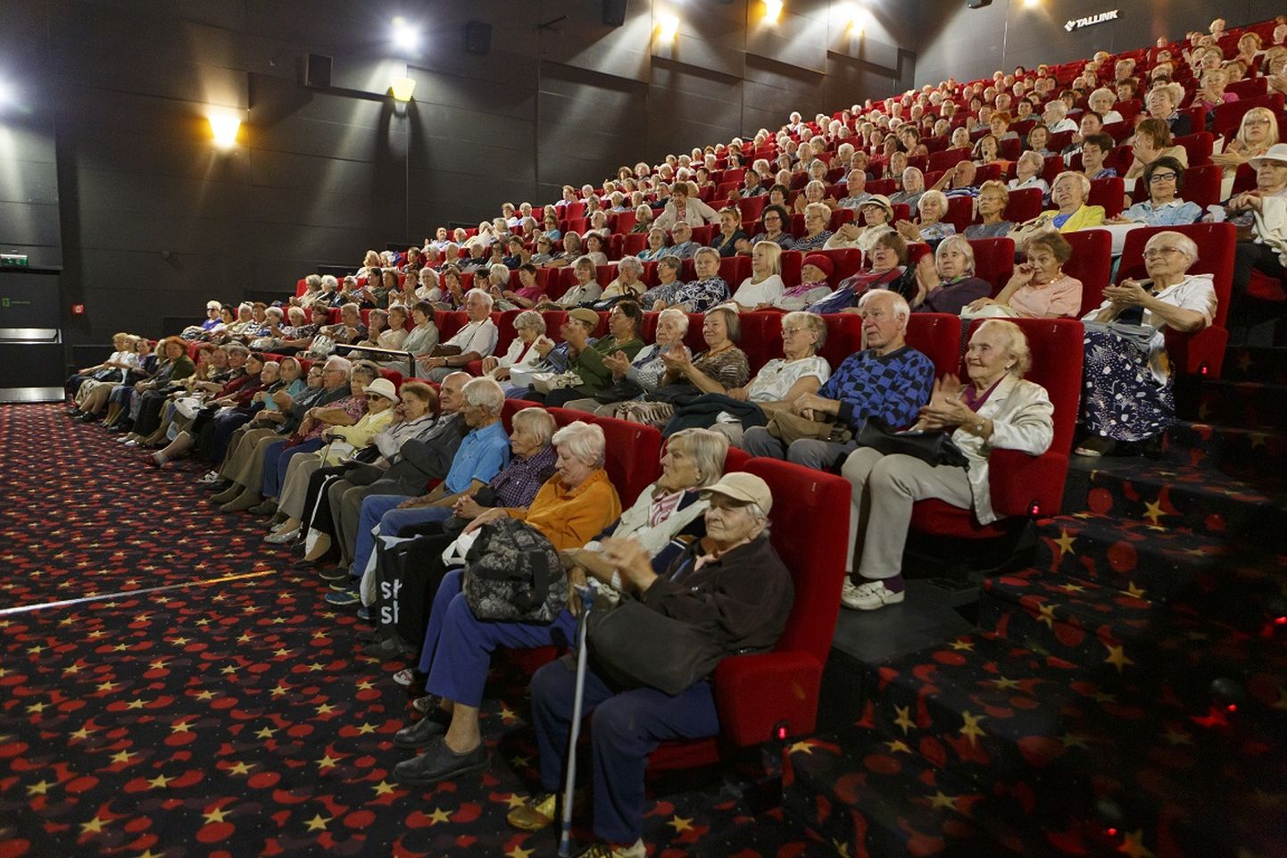 Жители Пыхья-Таллинна получат возможность посещать как бесплатные киносеансы Киноклуба для пожилых, так и лекции Академии для пожилых.