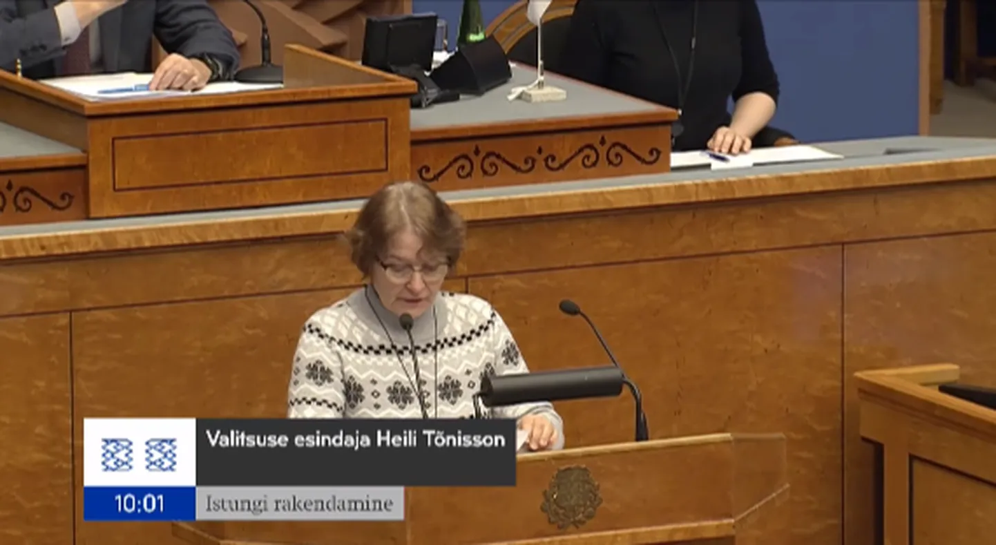 Heili Tõnisson aasta alguses eelnõu esitamas