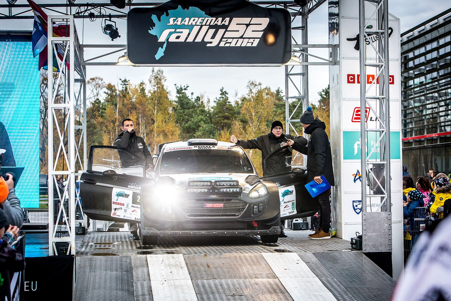 Mullu triumfeerisid Saaremaa rallil Georg Gross – Raigo Mõlder, kes tänavugi Ford Fiesta WRC masinaga suurfavoriidid.