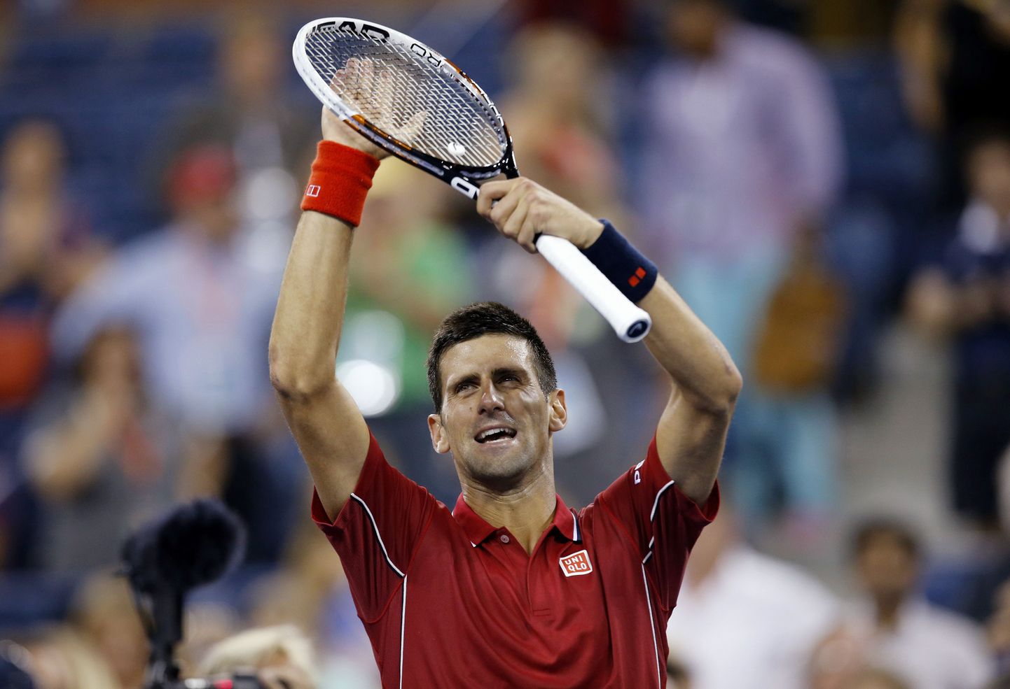 Võidukas Novak Djokovic pärast võitu Diego Schwartzmani üle.