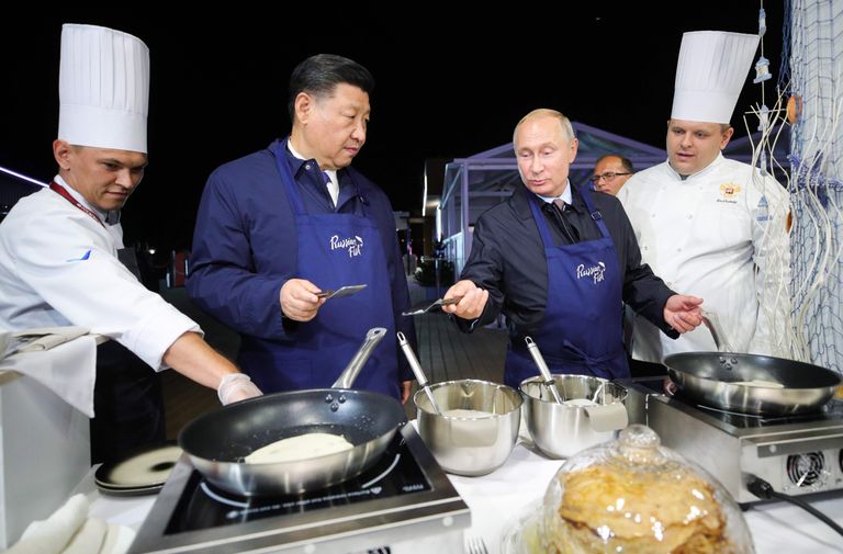 Vladimir Putin ja Xi Jinping pliine küpsetamas