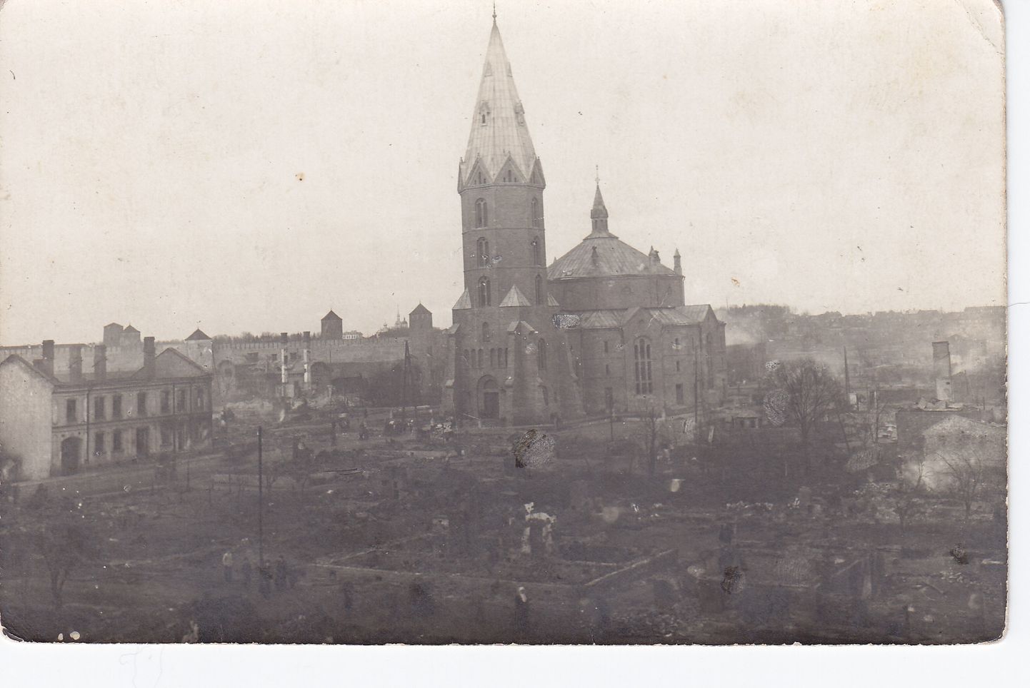 Александровская церковь во время Освободительной войны почти не пострадала, а район вокруг нее - сгорел.