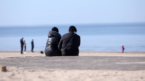 Вступают в силу более строгие условия сохранения статуса безработного и пособия