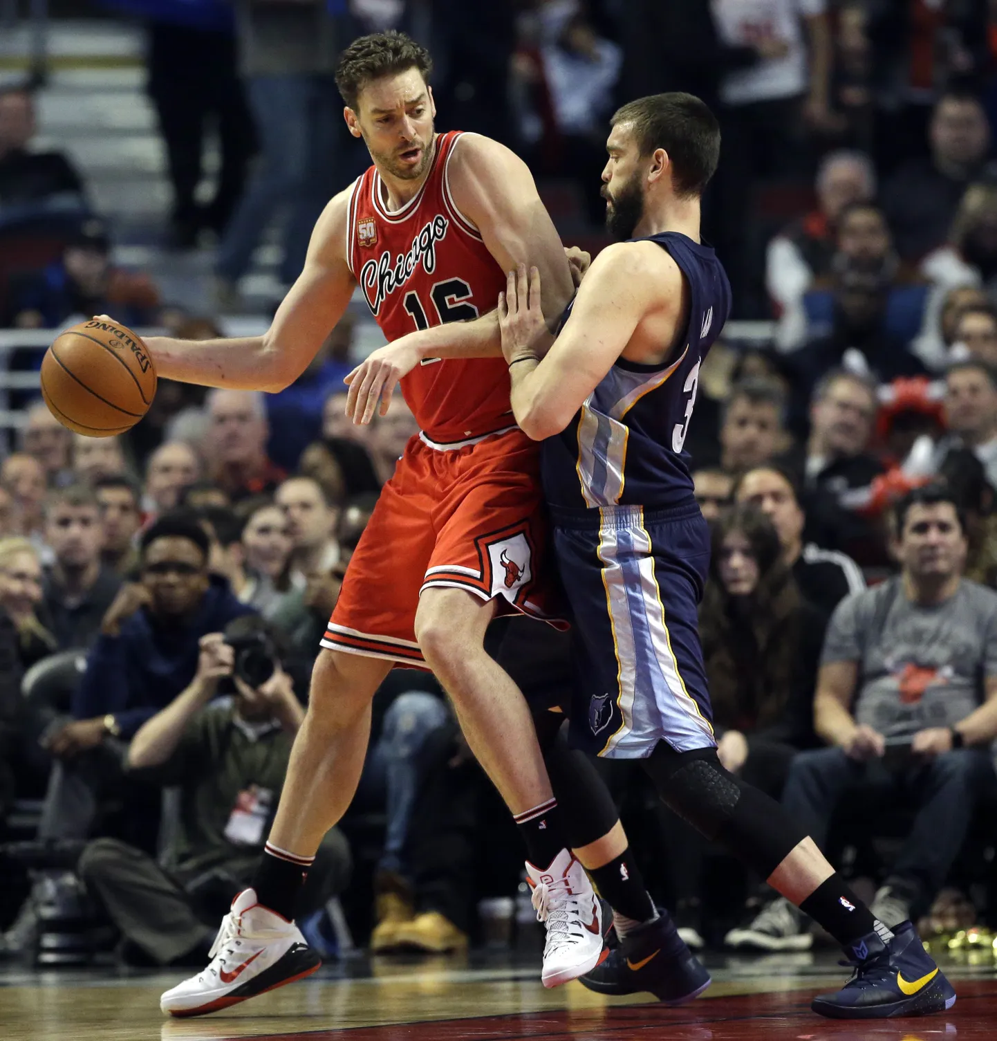 Pau Gasol (vasakul) ja Marc Gasol.